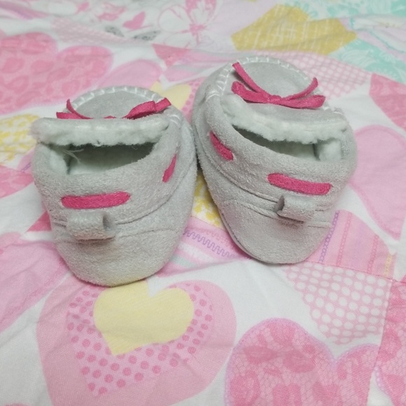 Baby girl moccasins - Picture 2 of 4